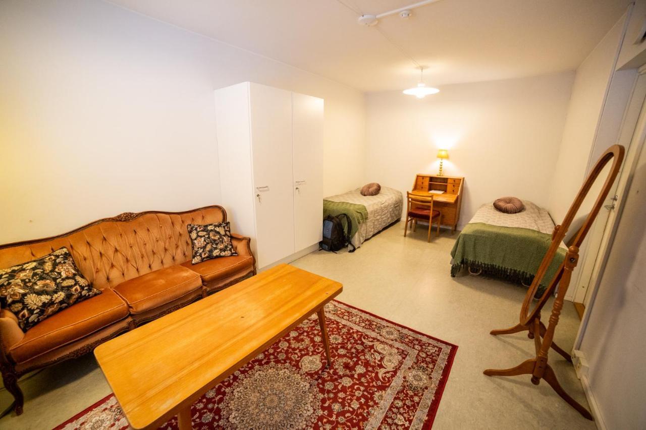 Kulkuri Hostellit Haemeenlinna Экстерьер фото